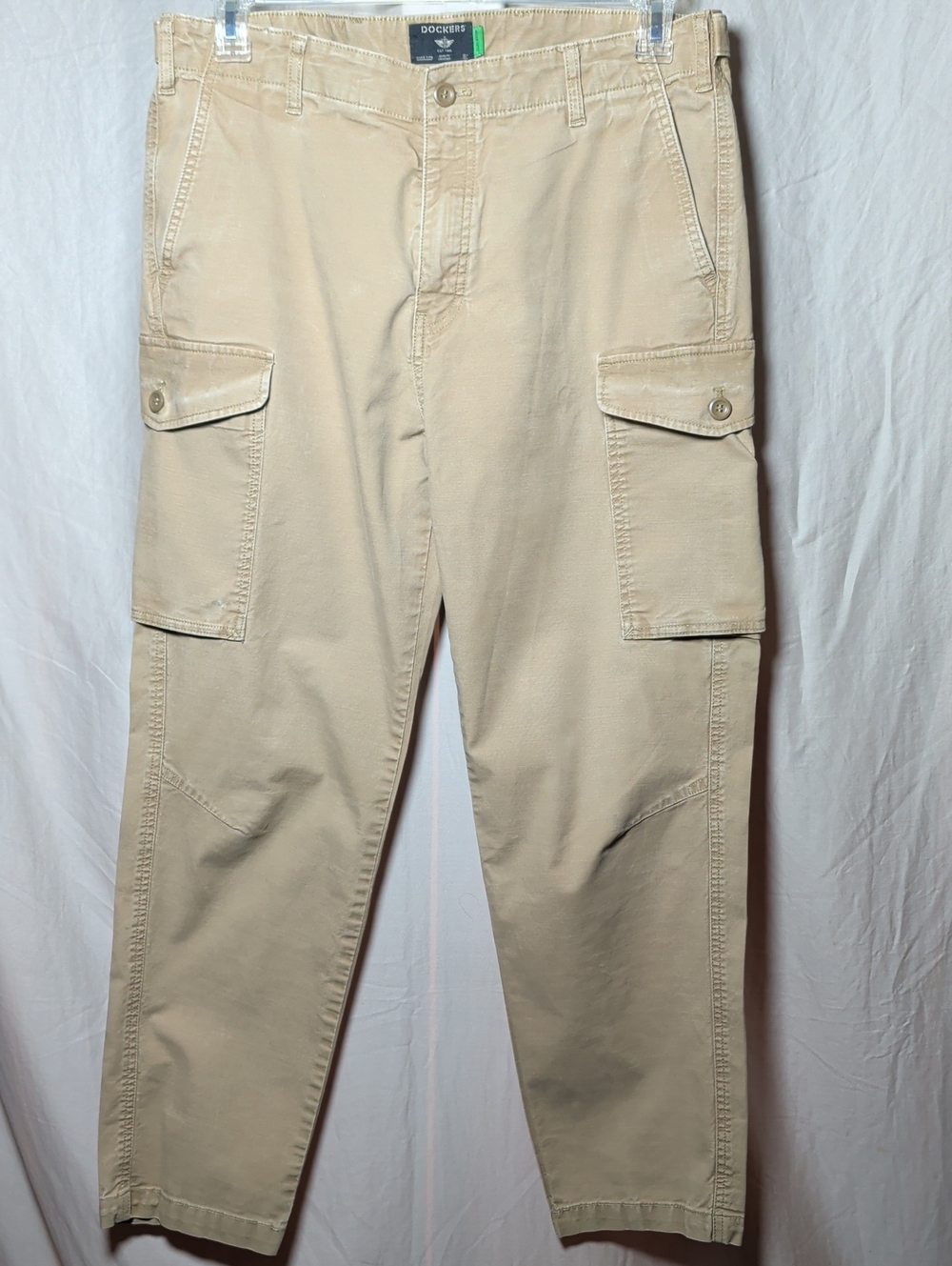 Dockers Khaki Cargo Pants with Flap Pockets Casual And Work All season wear